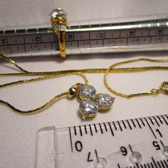 💎Host Pick💎 Large CZ Stone Ring and Pendant Set - Picture 7 of 7